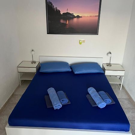 Villa Berlin Bol Esterno foto
