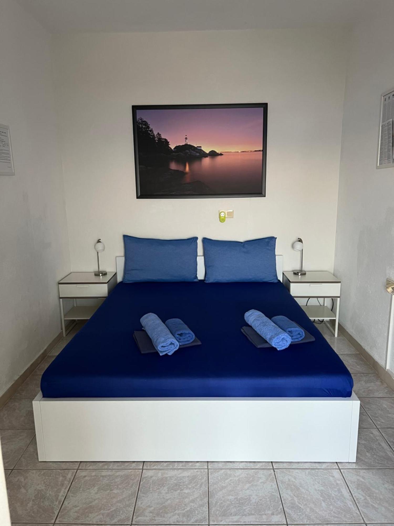 Villa Berlin Bol Esterno foto